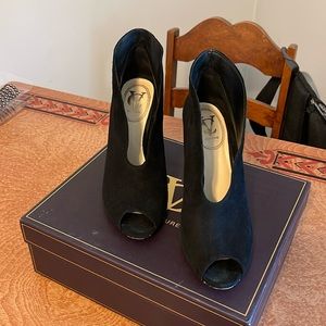 Ladies black suede boot peep toe